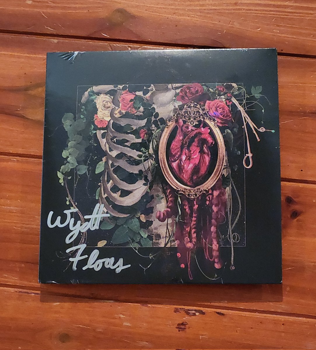 Damn good mail day thanks to #WyattFlores! 🎶🔥