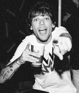 Grete418's tweet photo. I just need to say I am absolutely in love with @Louis_Tomlinson and all the chaos he adds to my life 🥲🧡

Thank you for everything you do and are. 
#AlwaysOnYourSideLouis
#ProudOfLouis https://t.co/MOM7epyKHW