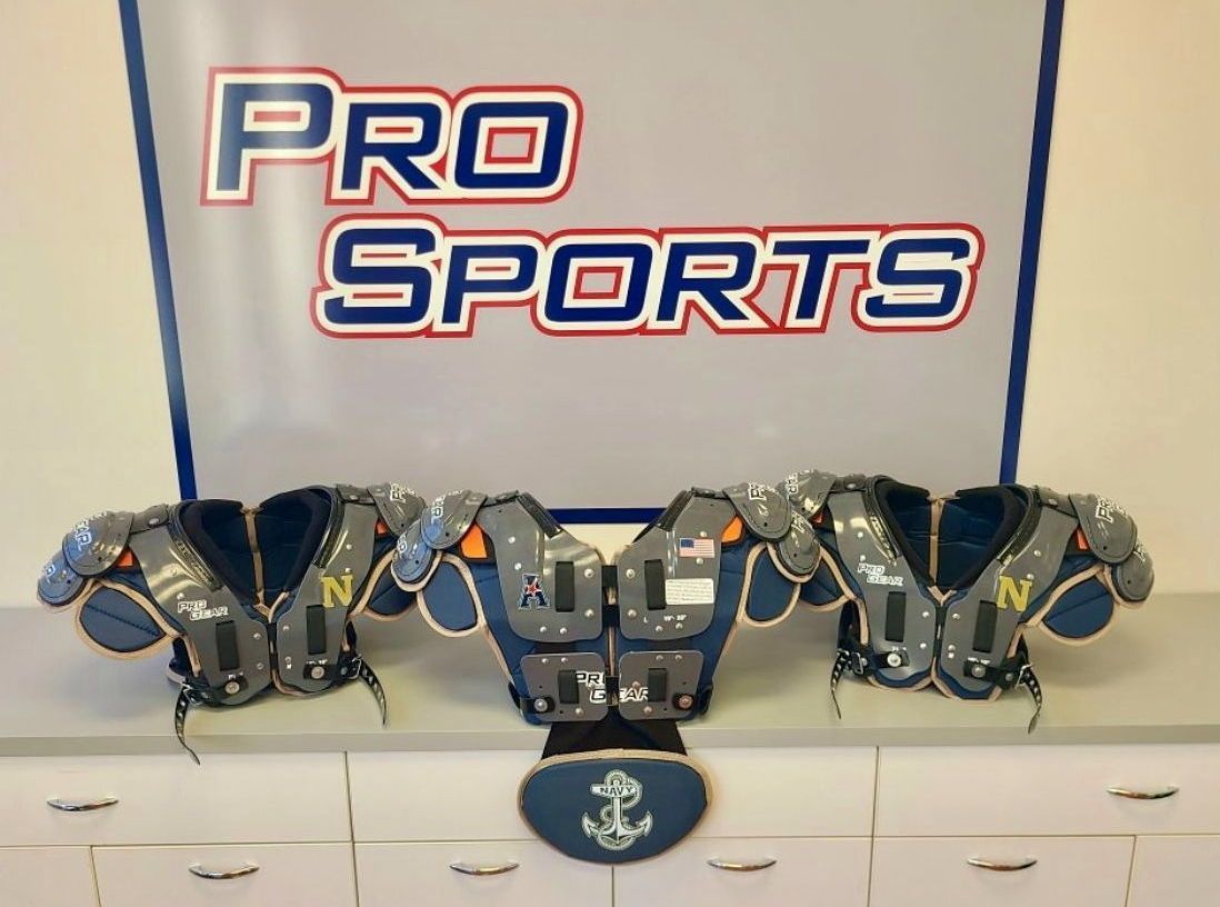The U.S. @NavalAcademy is in #ProSportsCustoms!‼️⚓

Chris Pugliese (@Schutt_Pugliese) and @schuttsports, thanks for helping us get @NavyFB #GearedUp!

@NavyAthletics

#KnowTheLogo #MadeInTheUSA #FootballSeason #FootballEquipment #SportingGoods #GoNavy #RollGoats