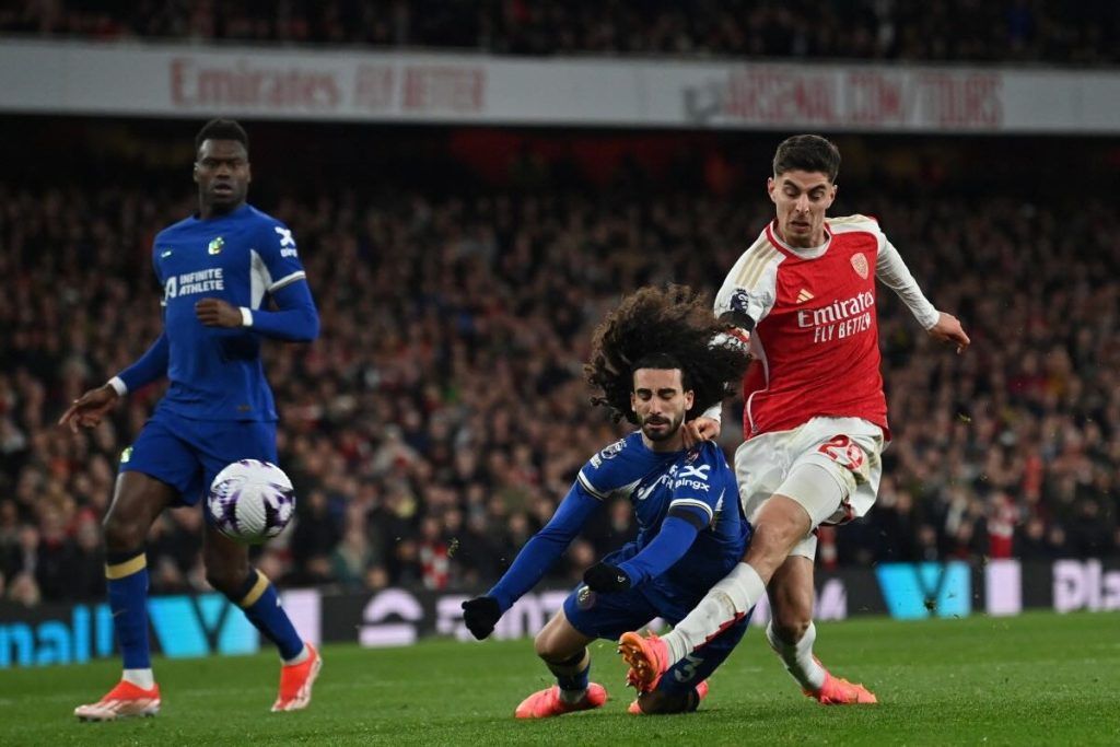 Kai Havertz and Ben White scored twice as Arsenal thrashed Chelsea 5-0 on Tuesday to surge ahead in the Premier League title race and ramp up the pressure on Liverpool and Manchester City. Read more: buff.ly/4aLOTTH