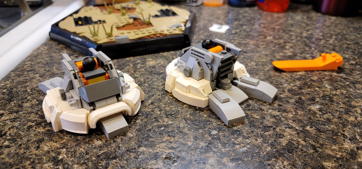 Here's today's King Crab progress: foot actuators!
It just ain't Twitter without feet pics, ey? #battletech