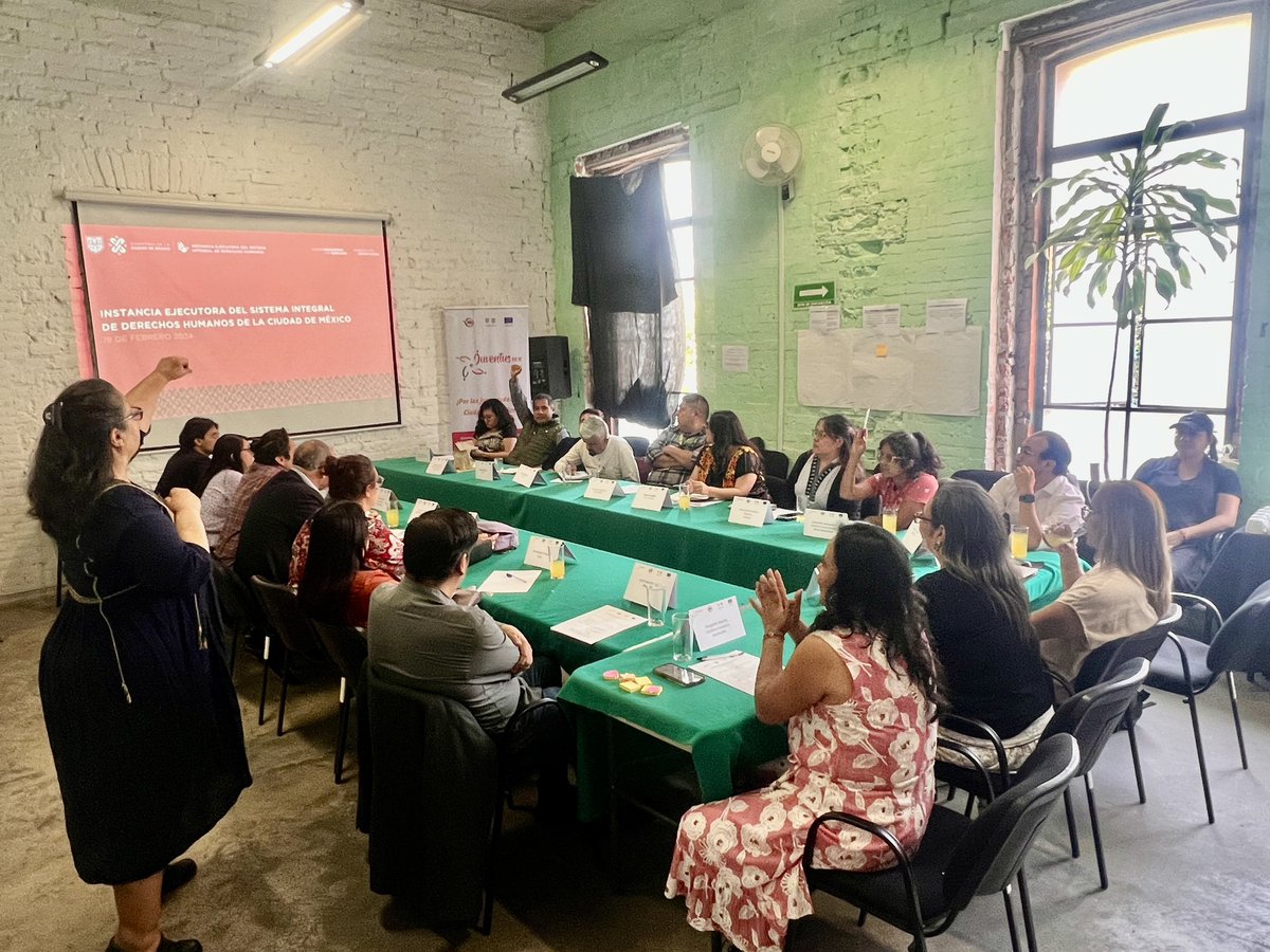 mx_juventus's tweet photo. Estamos en la 1ª sesión de esta semana de la mesa de trabajo en emprendimiento y economía social.

Nos acompañan las juventudes, dependencias, OSC, empresas e instituciones.

Será una gran jornada jornada en el recinto de @PDHCDMX https://t.co/AXbbAm5Yno