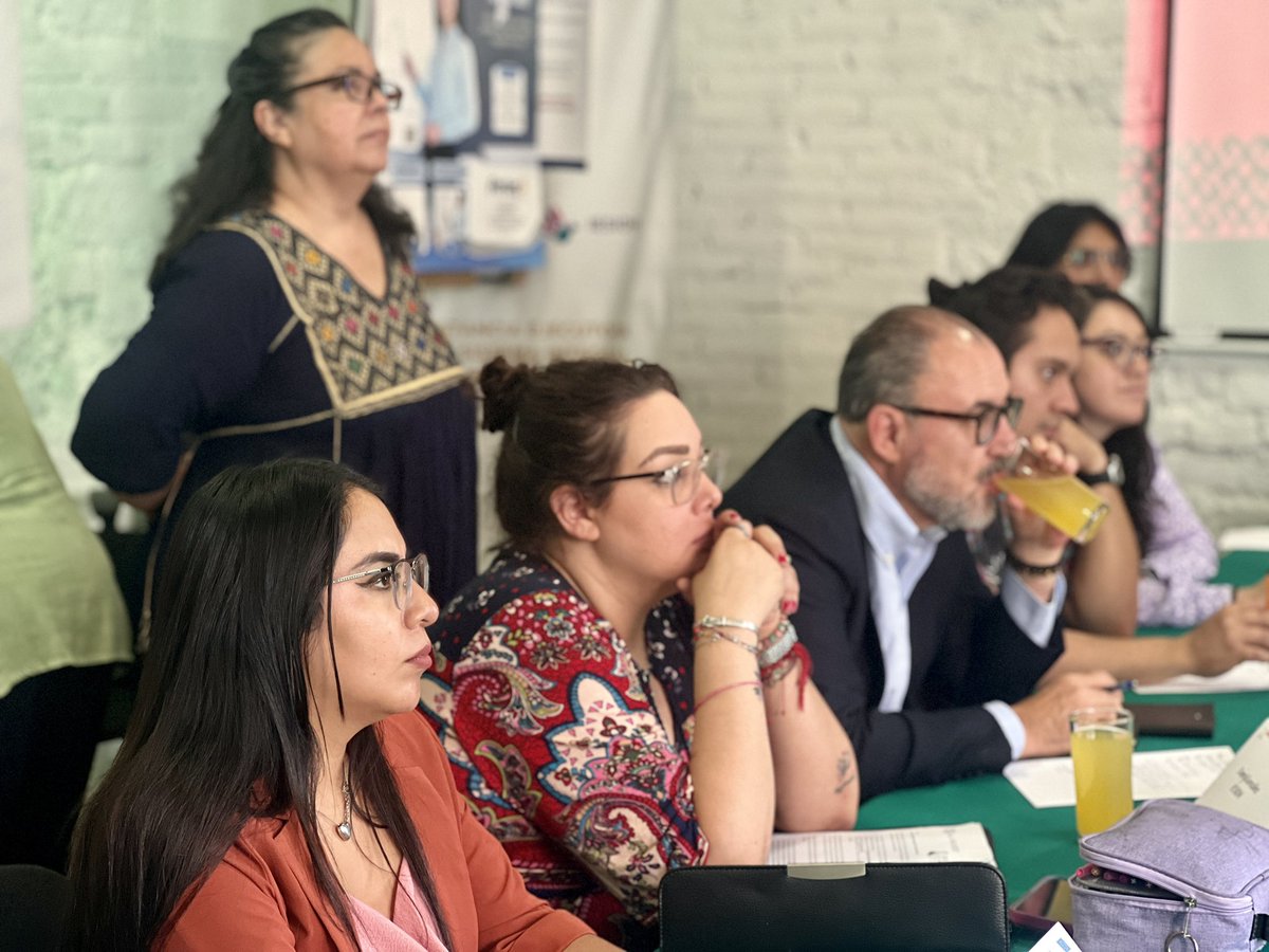 mx_juventus's tweet photo. Estamos en la 1ª sesión de esta semana de la mesa de trabajo en emprendimiento y economía social.

Nos acompañan las juventudes, dependencias, OSC, empresas e instituciones.

Será una gran jornada jornada en el recinto de @PDHCDMX https://t.co/AXbbAm5Yno