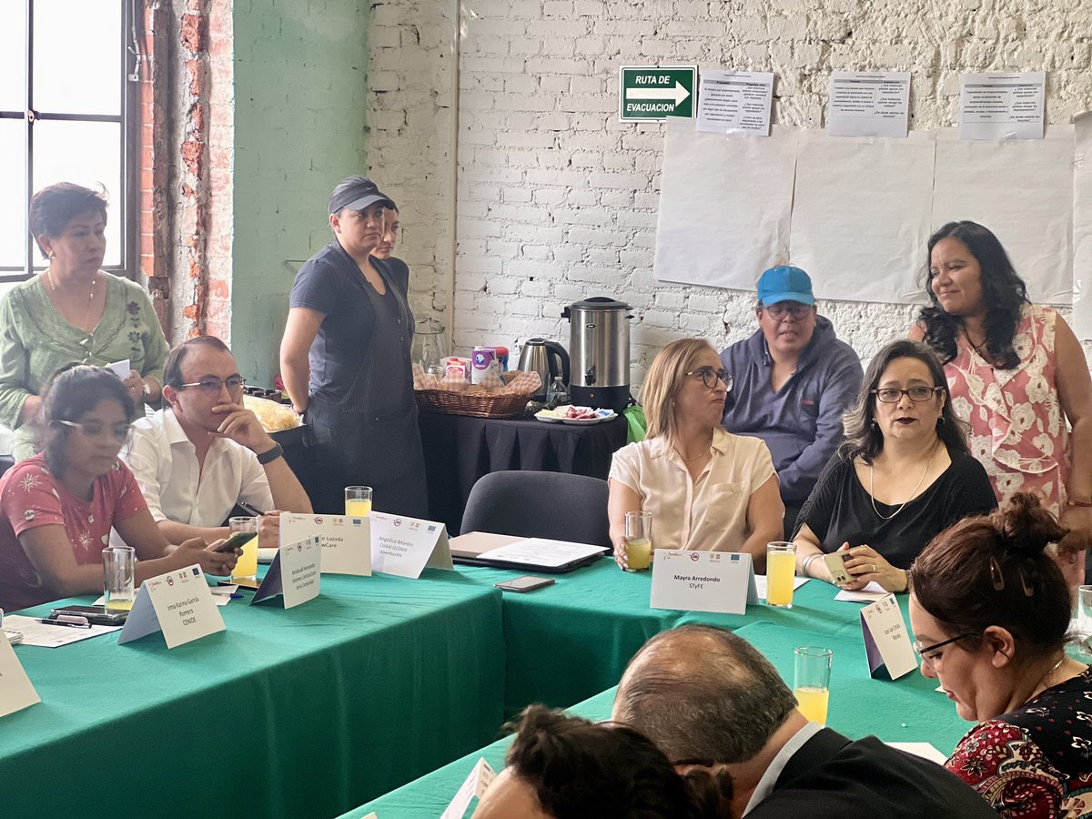 mx_juventus's tweet photo. Estamos en la 1ª sesión de esta semana de la mesa de trabajo en emprendimiento y economía social.

Nos acompañan las juventudes, dependencias, OSC, empresas e instituciones.

Será una gran jornada jornada en el recinto de @PDHCDMX https://t.co/AXbbAm5Yno