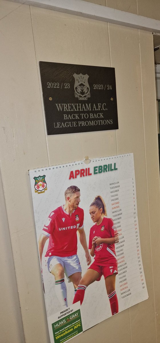 We have received this slate plate from an American Wrexham fan #Wrexham #Wrecsam