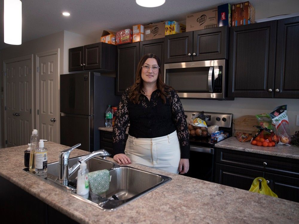 How to spot the signs of an abusive relationship: Common signs of abuse are often revealed through various methods of control, says SOFIA House executive director Christa Baron.
#sask  bit.ly/3JRHk21