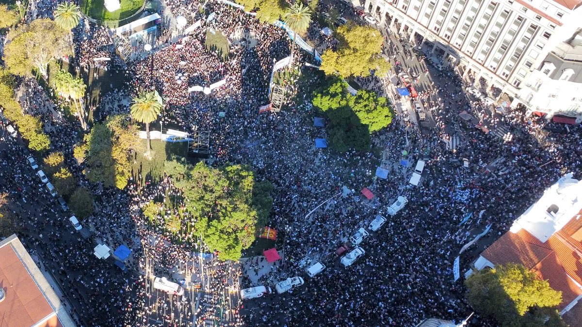 MontenegroViki's tweet photo. La única lucha que se pierde es la que se abandona. https://t.co/CQDT2JCLyw