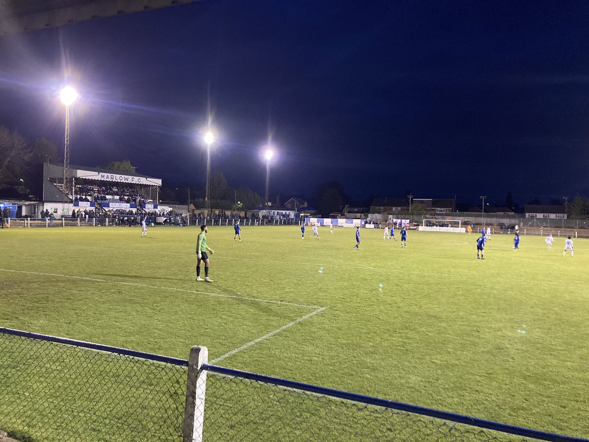 Entertaining game under the lights tonight at @MarlowFC as the hosts get the better of a young @MKDonsFC side to get back to our @BerksandBucksFA Senior Cup Final 🏆