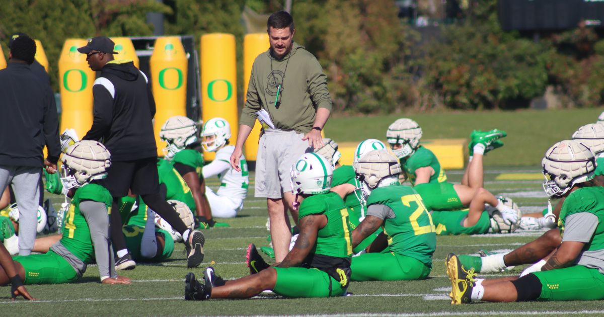 Dan Lanning on #Oregon spring game: 'We're gonna let our guys go out there and play fast.' The Ducks' head coach met with reporters following Tuesday's practice and covered a variety of topics. Full Story (Free): on3.com/teams/oregon-d…