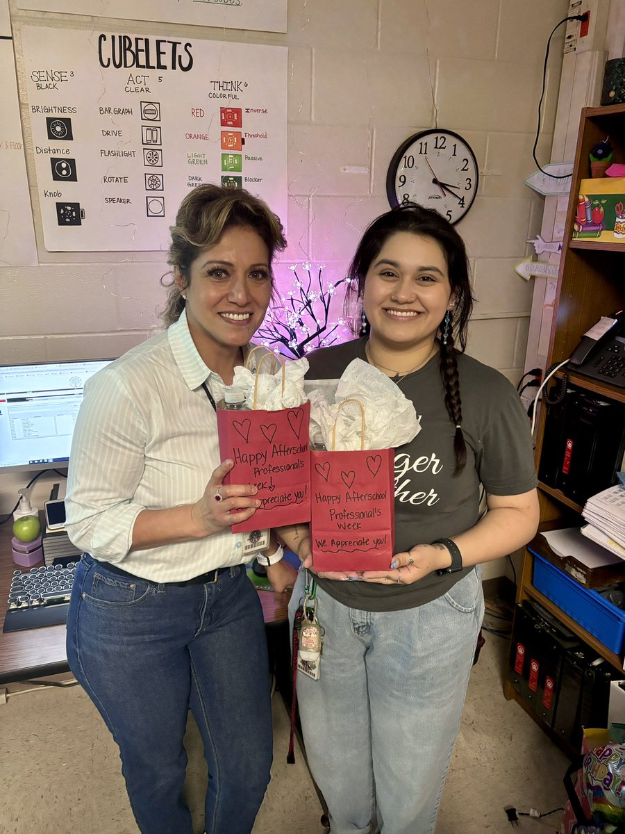 Abigail Sanchez (@msabeesan) on Twitter photo Happy Afterschool Professionals Week! Thank you for you do for our <a href="/NISDVillarreal_/">Villarreal ES</a> Jags. <a href="/NISDLearningTre/">Learning Tree</a> Happy Afterschool Professionals Week! Thank you for you do for our <a href="/NISDVillarreal_/">Villarreal ES</a> Jags. <a href="/NISDLearningTre/">Learning Tree</a>