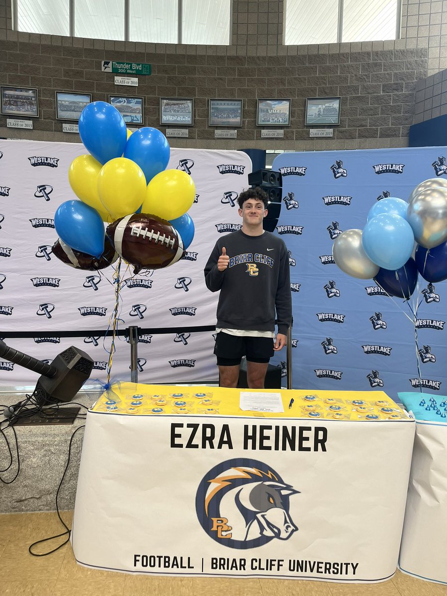 Signed‼️ Thank you to all my family, coaches, and teammates that made this possible!!⚡️⚡️⚡️
<a href="/WestlakeFootbal/">Westlake Football</a> <a href="/BriarCliffFB/">Briar Cliff Football</a> <a href="/CoachAAle/">Arnold Ale</a> <a href="/SKekuaokalani/">Sam Kekuaokalani</a> @Coach_JLytton34 <a href="/CoachLaDage/">Shane LaDage</a>
