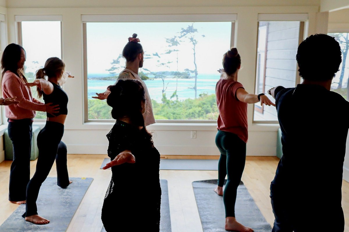 'Inspire + Awaken': Embrace Wellness and Nature at Tofino's Yoga + Surf Retreat luxurylifestyle.com/headlines/insp… #retreat #wellnessretreat #wellnessresort #lbeachresort