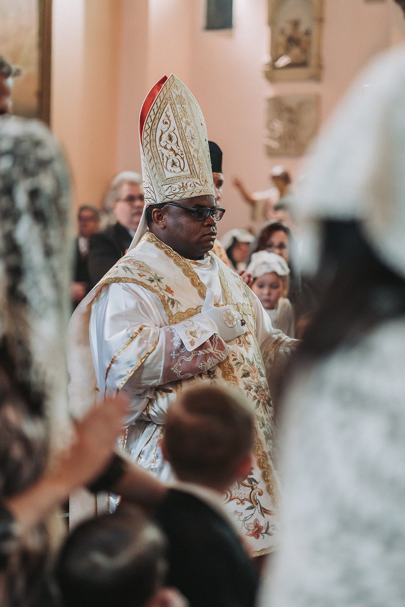 Today is the 1 year anniversary of the consecration of Bishop Bede Nkamuke SSS @FrNkamuke. His Lordship is the 1st African true bishop of the 21st century. In your charity, please pray for him. Click here to view all the beautiful photos from the ceremony:sgg.org/2024/03/09/con…