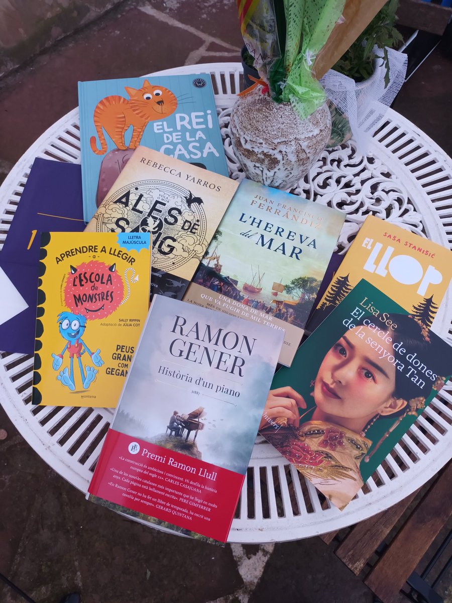 📚 Collita de #SantJordi2024. La família creix i llegeix en català.

(I un any més, gràcies a <a href="/LlibreriaIndex/">Llibreria Índex</a>!)