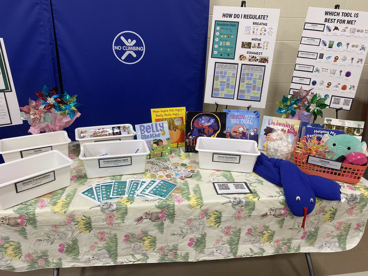 LSC_AEN's tweet photo. Great time at Family Dinner Night at @murdock_school! They included me in their Mental Health themed night. The booth focused on finding the right regulation tool for you! #LSC_AEN #brainaligned #AEN #selfreg https://t.co/V9llsHj8NV