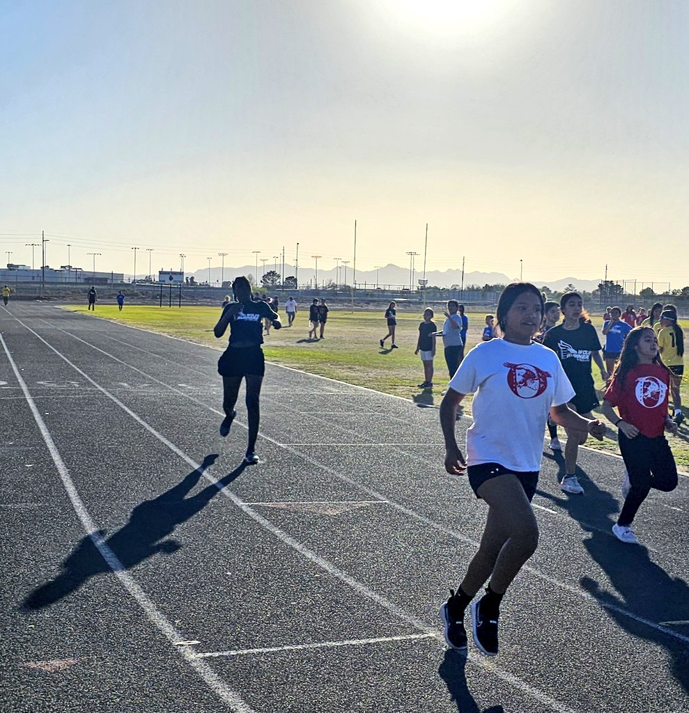 VSP track. Go Wolves! @ESerna_PK8 Fine Arts Academy #TeamSISD