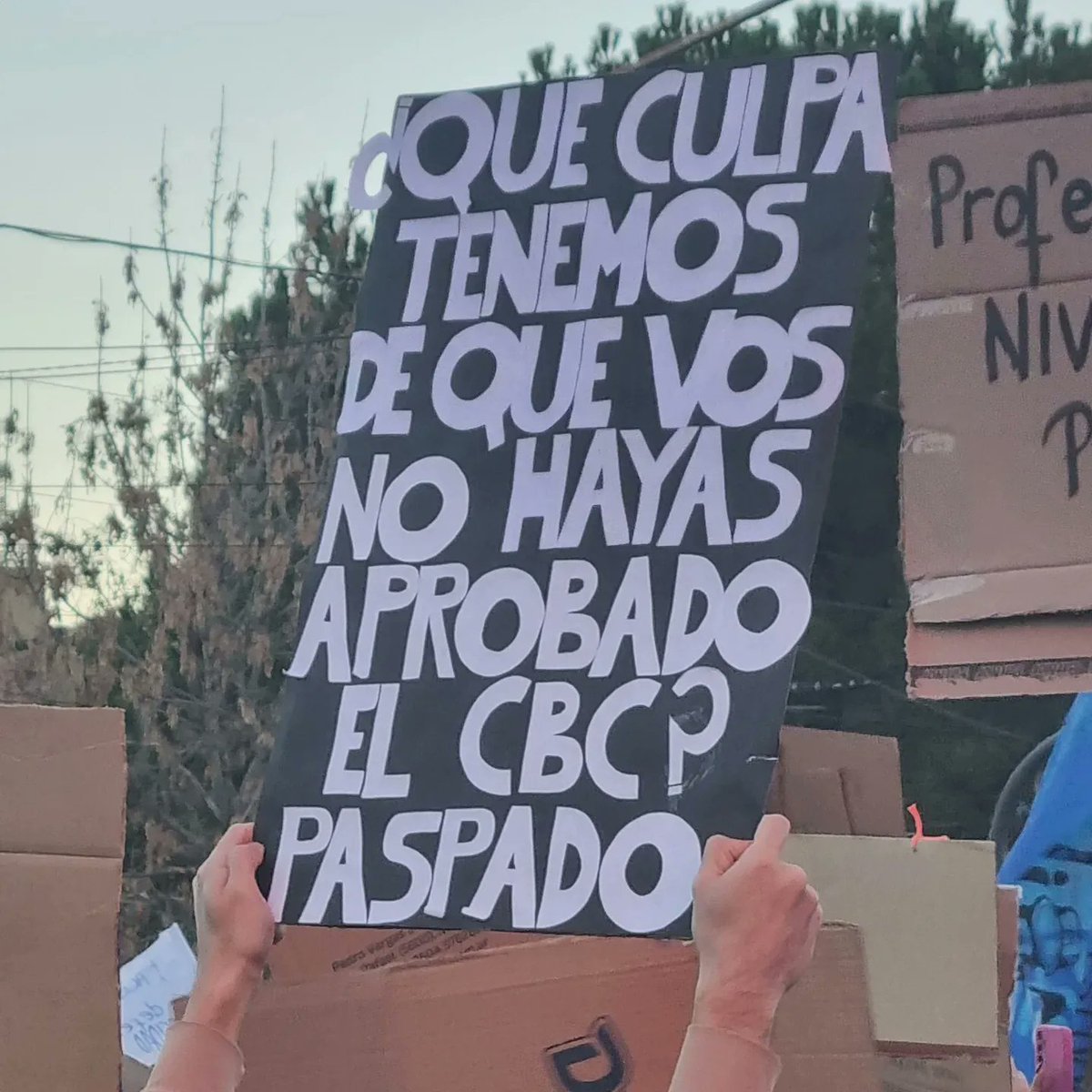FabioBringasNqn's tweet photo. Querido @JMilei en la #MarchaFederalUniversitaria de #Neuquén nos acordamos del motivo de tu odio y rencor por la #UniversidadPublica https://t.co/Vt79nyg2Sz