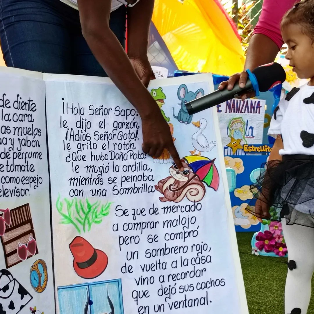 CDCESucre's tweet photo. #Sucre de fiesta con la Feria Escolar: Libros Artesanales Venezolanos, dónde todas nuestras instituciones educativas presentado los libros elaborados por nuestros estudiantes.
#VenezuelaEsDDHH 
@NicolasMaduro 
@MPPEDUCACION 
@_LaAvanzadora 
@KarenlyPSUV 
@DGRPA1 https://t.co/CwBQNG9yje