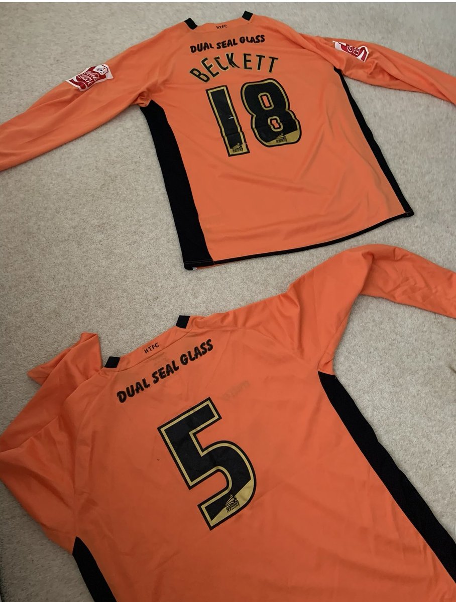 PaulMozz's tweet photo. @Leemorris__ @htafc I’ve got these 2 , picked up at a car booter!! 1 match worn https://t.co/DkbMW5AJdw