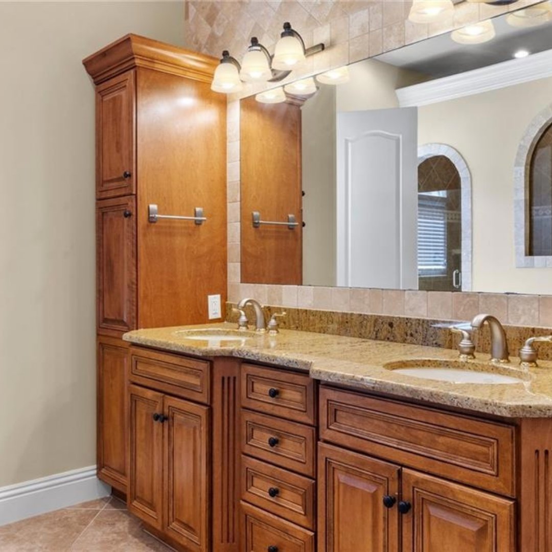 NewHomeInFL's tweet photo. 🌊✨Coastal Luxury Living! 🌊✨
Just 5 minutes from the beach, this stunning 3-bed, 3.5-bath home in Bonita Springs offers serene Gulf access and elegant interiors. Now available for rent – your dream lifestyle awaits!
#BonitaSprings #LuxuryLiving #ForRent #CoastalHome 🏡🌴 https://t.co/rXnZf2t6b9