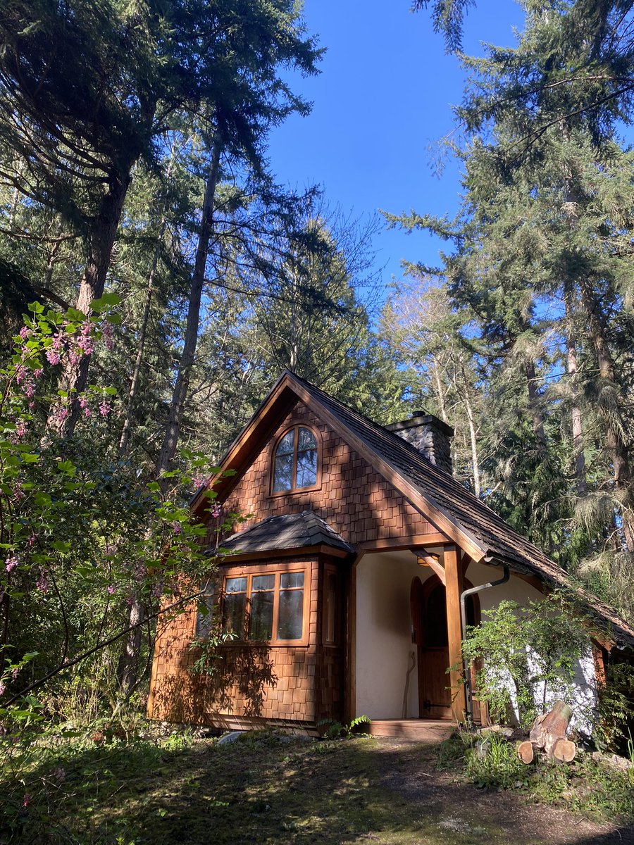 rosebwong's tweet photo. many words later… back from first writer’s residency at Hedgebrook❣️ https://t.co/eeRXkqZGXI