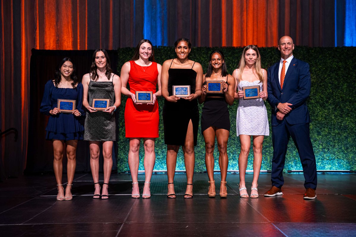 IlliniWTennis's tweet photo. Had a blast at last night's Oskees and brought how some hardware!

Alice Xu - Freshman of the Year finalist
Kate Duong - Spirit Award finalist
McKenna Schaefbauer - Newcomer of the Year finalist
Josie Frazier - Top female grad student GPA

#Illini | #HTTO https://t.co/laldOJXqL4