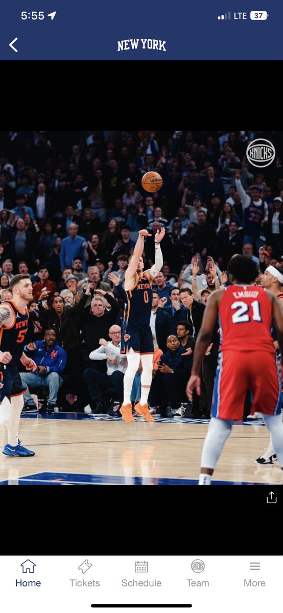 mannygrigos's tweet photo. @stephenasmith The shot that changed this city, and look who’s in the back. https://t.co/MJfIUKj14n