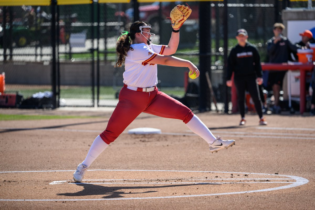 M3 | @LaurenSchurman2 notches a pair of punchouts in the frame to bring the bats back. Spelhaug-Johnson-Marin due up for the Cyclones! 🌪️🥎🌪️