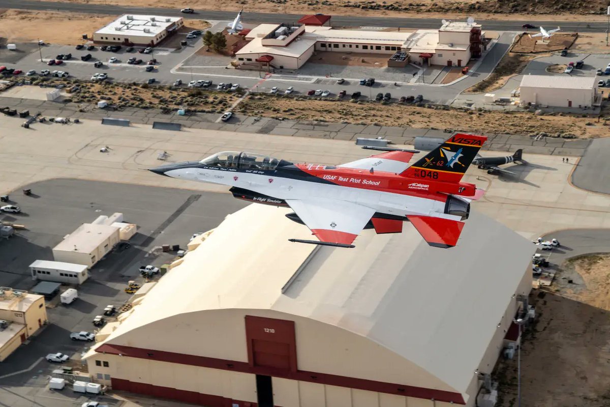 Pentagon takes AI dogfighting to next level in real-world flight tests against human F-16 pilot scoopmedia.co/3QhaKdd