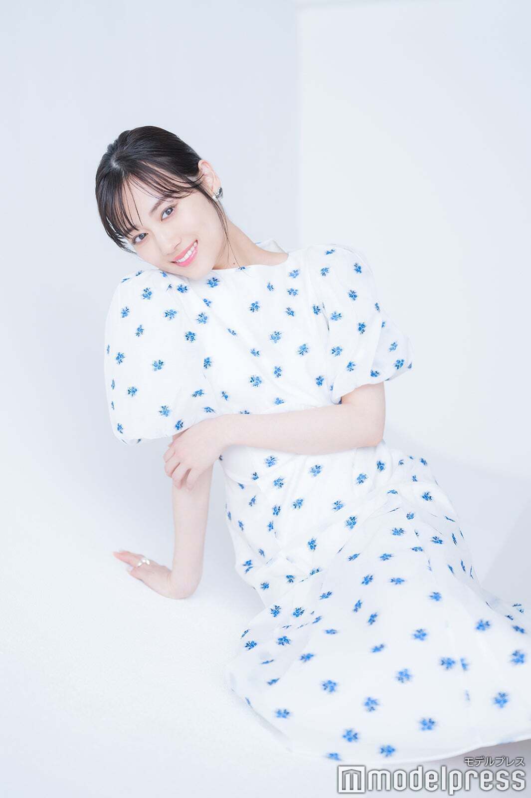 【直筆/人気/コメ付】乃木坂46 山下美品 「NOGIZAKA46」9thバスラ Amazon.co.jp: WHITE graph 005 : 講談社: 本