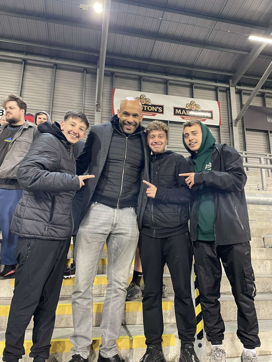 MCFCWill's tweet photo. Big up to @MattMurray20 for taking time to take a picture with us tonight 
@maxobrien24 https://t.co/XVz8vk2pMy