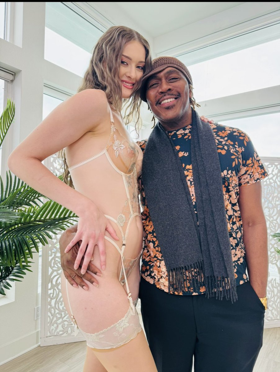 DreddXXX's tweet photo. Tall and tall…helluva day w @XOliviaMadison 😜😈🥵 https://t.co/qkkhyI2nm1