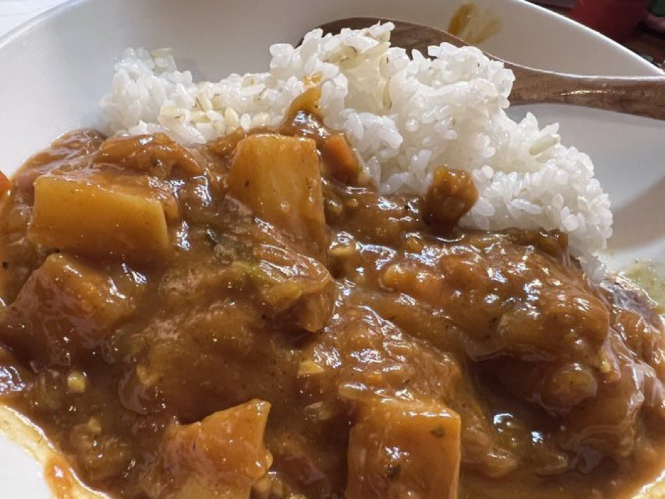 TGCAMP1's tweet photo. おはようございます
風の強い朝です

豆山友達は仲が良いらしく
偶然の一致で
カレーを食べていた昨夜🍛🌝✨
今朝はスパイス効果で
目覚めが良いのでは？🤥

こういう突然のほっこりがあるから
SNSがやめられません🤭

本日もよろしくお願いします！ https://t.co/rYYaBx0JvB
