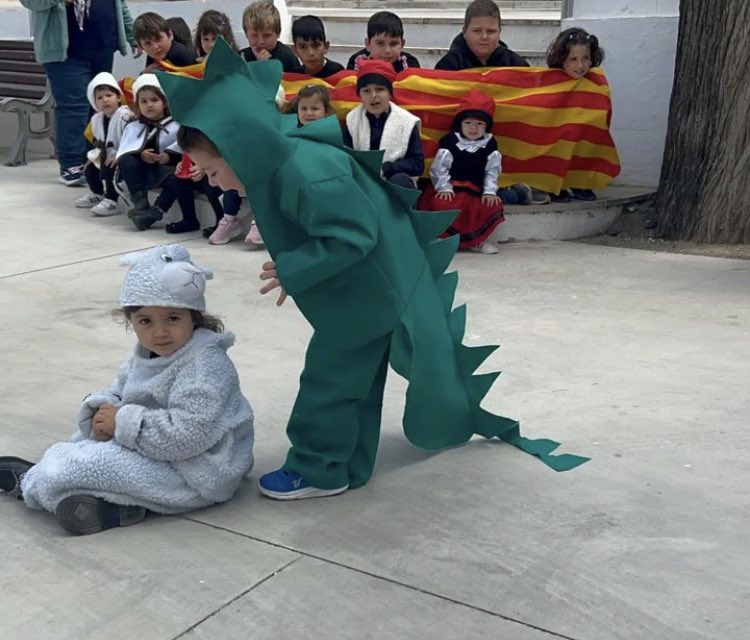 Gran Sant Jordi per #Vinallop! Tres associacions ben avingudes per organitzar una diada de 10!