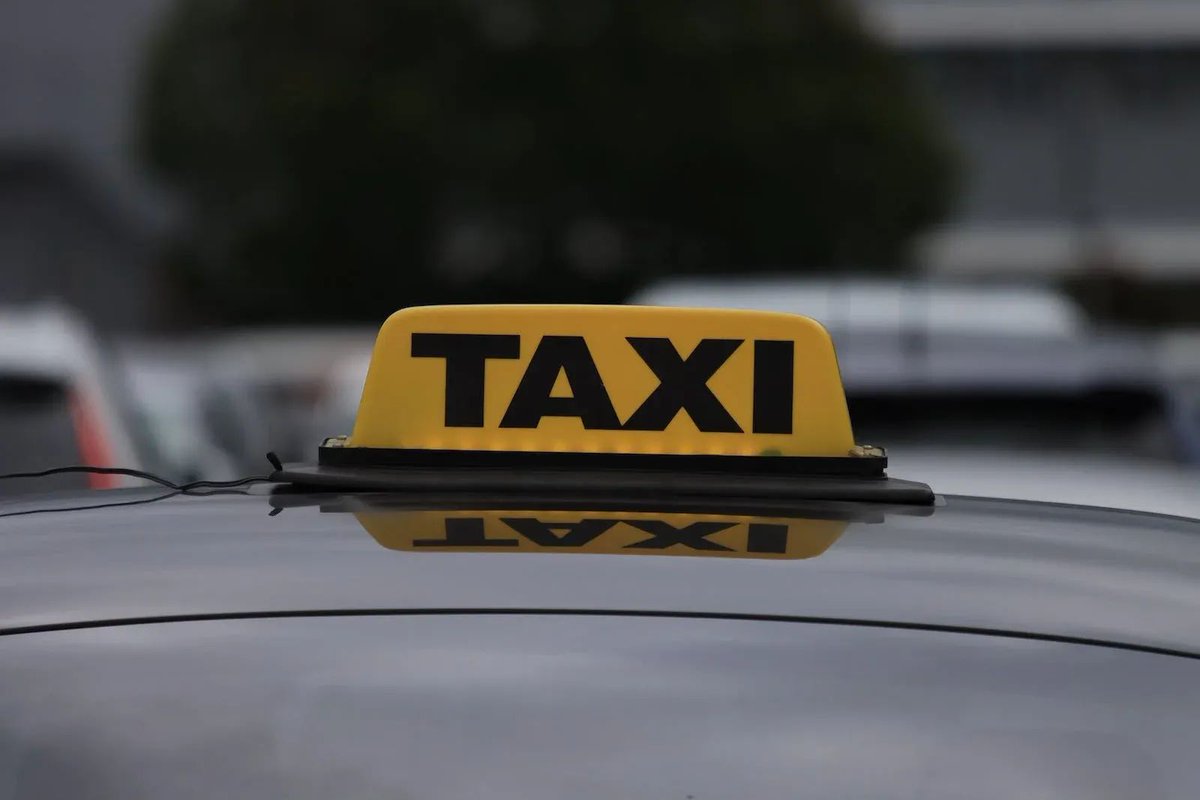I'm not chatty on my taxi rides (and I take plenty) but if my driver wants to exchange some casual conversation, count me in! After all, it's another H2H moment so share some kindness and positivity! ~ #DTN #TravelEtiquette #MiniManners #WordsMatter