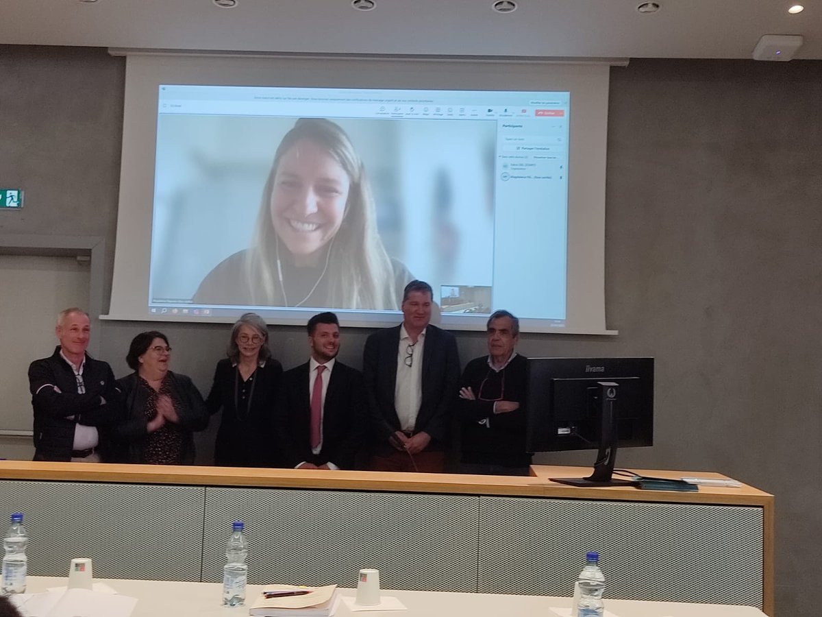 Exciting news! Earlier today, I successfully defended my PhD thesis discussing a novel therapeutic target for #PSC. Huge thanks to everybody who made this possible: my family, my PhD advisors, my lab colleagues and collaborators, and jury members. #livertwitter #lespetitspoissons