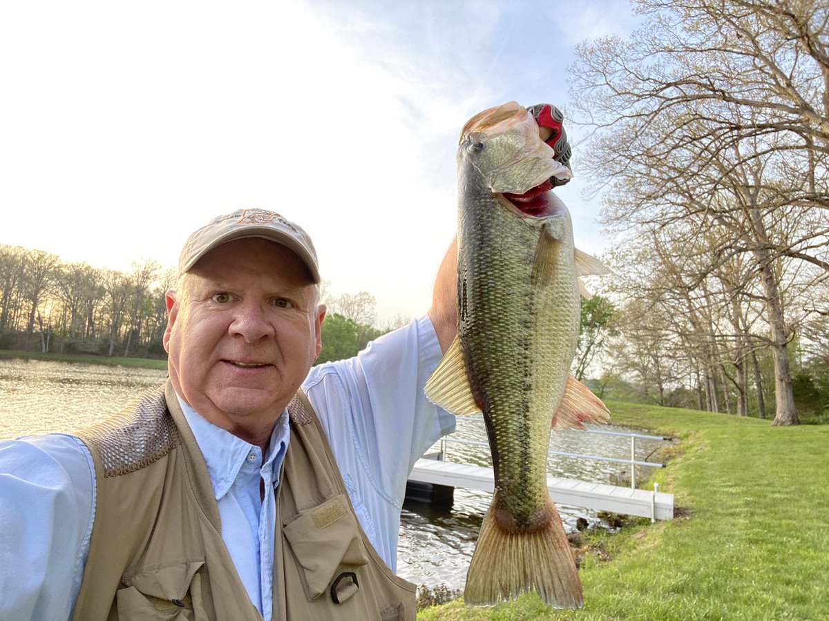 Fish are acting funky. 7.43, 7.40, 5.93, and 4.47. Magnum lizard, Neko rig, Rapala SFR7, and WBZ Hybrid Vibe-Jig. Smallest appeared to be a large male. I caught some last week that had spawned. These were getting ready. Missed another 6+ lb. Fish that rolled on the Rapala at bank