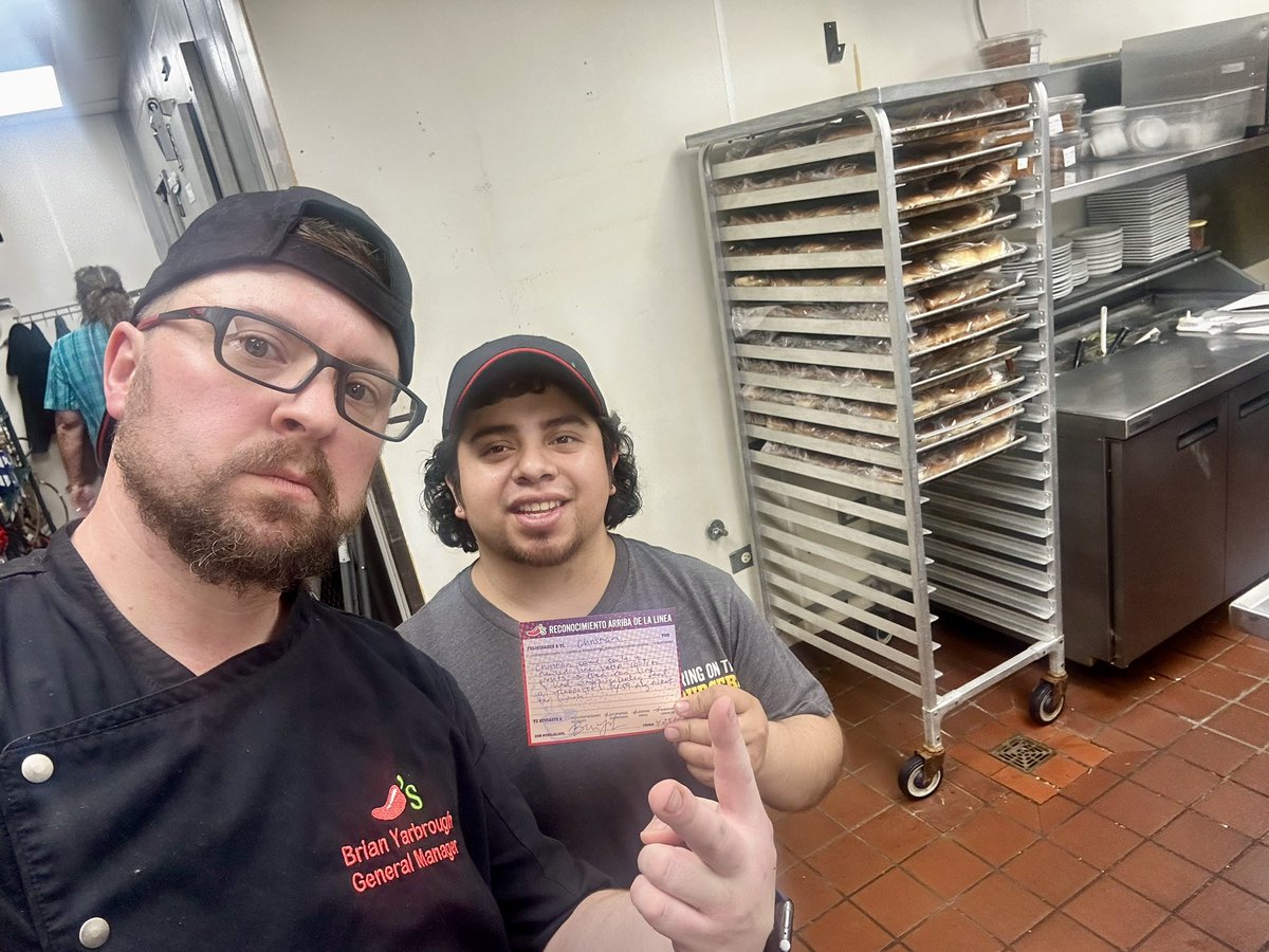 yardbird83's tweet photo. #Turbochef day @Chilis Oswego! These HOH goofballs killed it during training and put out some great looking food! 4:56 ticket time for lunch! #kof3 #1minnachos @GumpMike @NicholasBPaxton @j_sirkel @LynAj4 https://t.co/X3w41v3DpJ