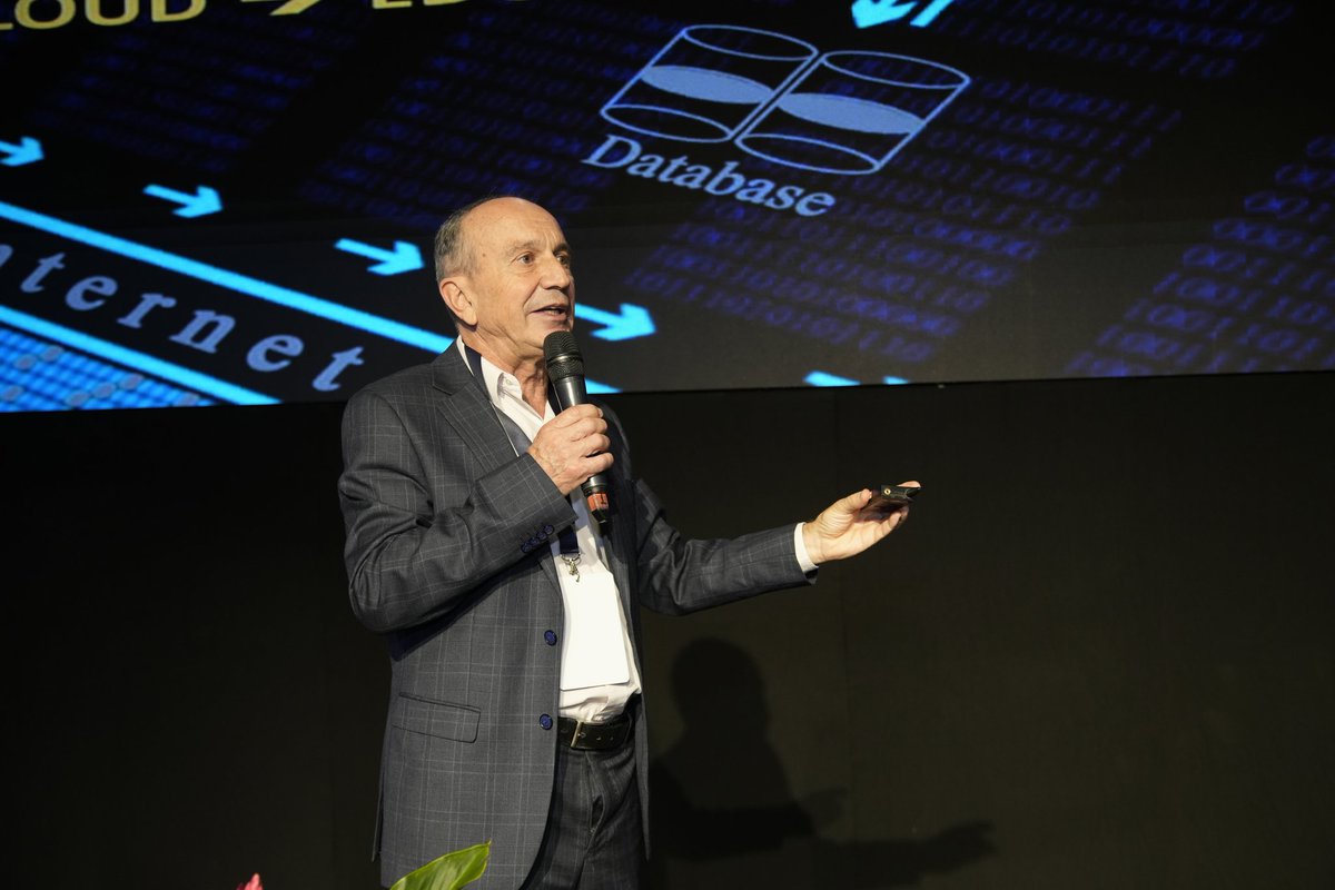 APTCPERU's tweet image. 📲 ¡Comenzamos el primer día de conferencias con el Ing. Juan Ramón García Bish!

🌐 En su charla sobre &apos;Gestión y Liderazgo en Telecomunicaciones&apos;, nos dio consejos clave para destacar en un mercado competitivo.

 #LaCumbreDelasTelecomunicaciones #Liderazgo #Innovación&quot;