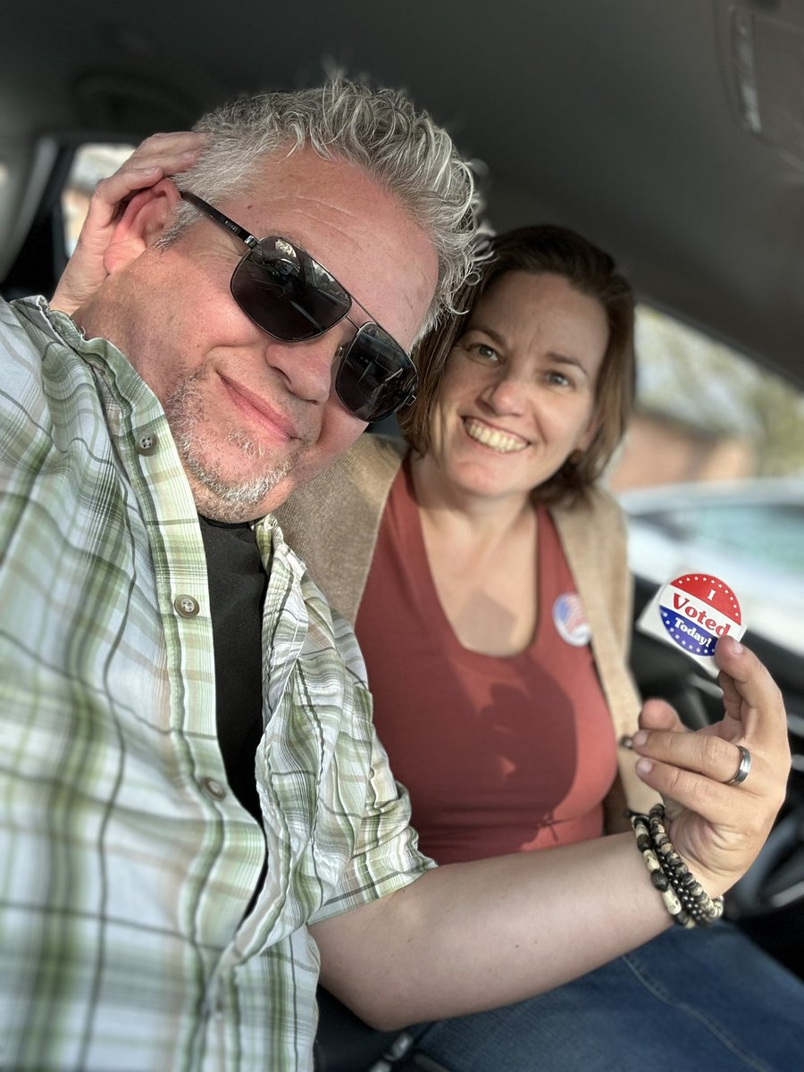 CharliePhotoGuy's tweet image. Go vote people!!! #vote #supportdemocracy