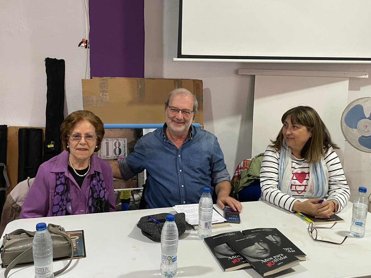 AteneoTetuan's tweet photo. 𝑴𝒖𝒄𝒉𝒂𝒔 𝒈𝒓𝒂𝒄𝒊𝒂𝒔 María Teresa, Pablo
@QurtubaE, Pilar Nova, familiares de Angustias y María Teresa y a todas las personas que habéis hecho posible y estado en esta jornada tan interesante e intensa! https://t.co/7xSKdWwKK0