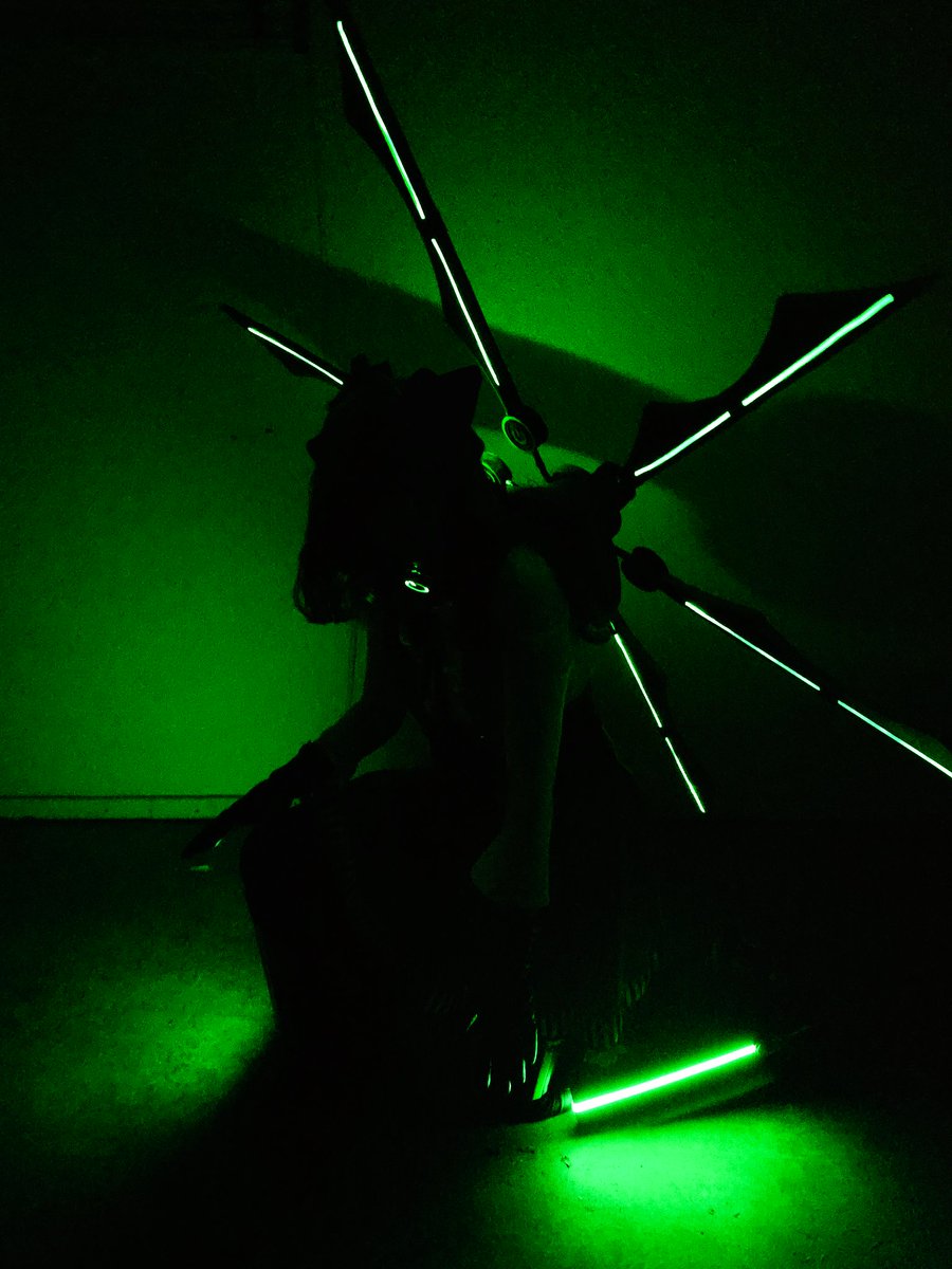 Tinyflower49's tweet photo. Oooohhh.. Greeeen...
Have the long overdue Penny photos. Now featuring light up swords and other bits!
#SaveRWBY https://t.co/639ZTy1uY8