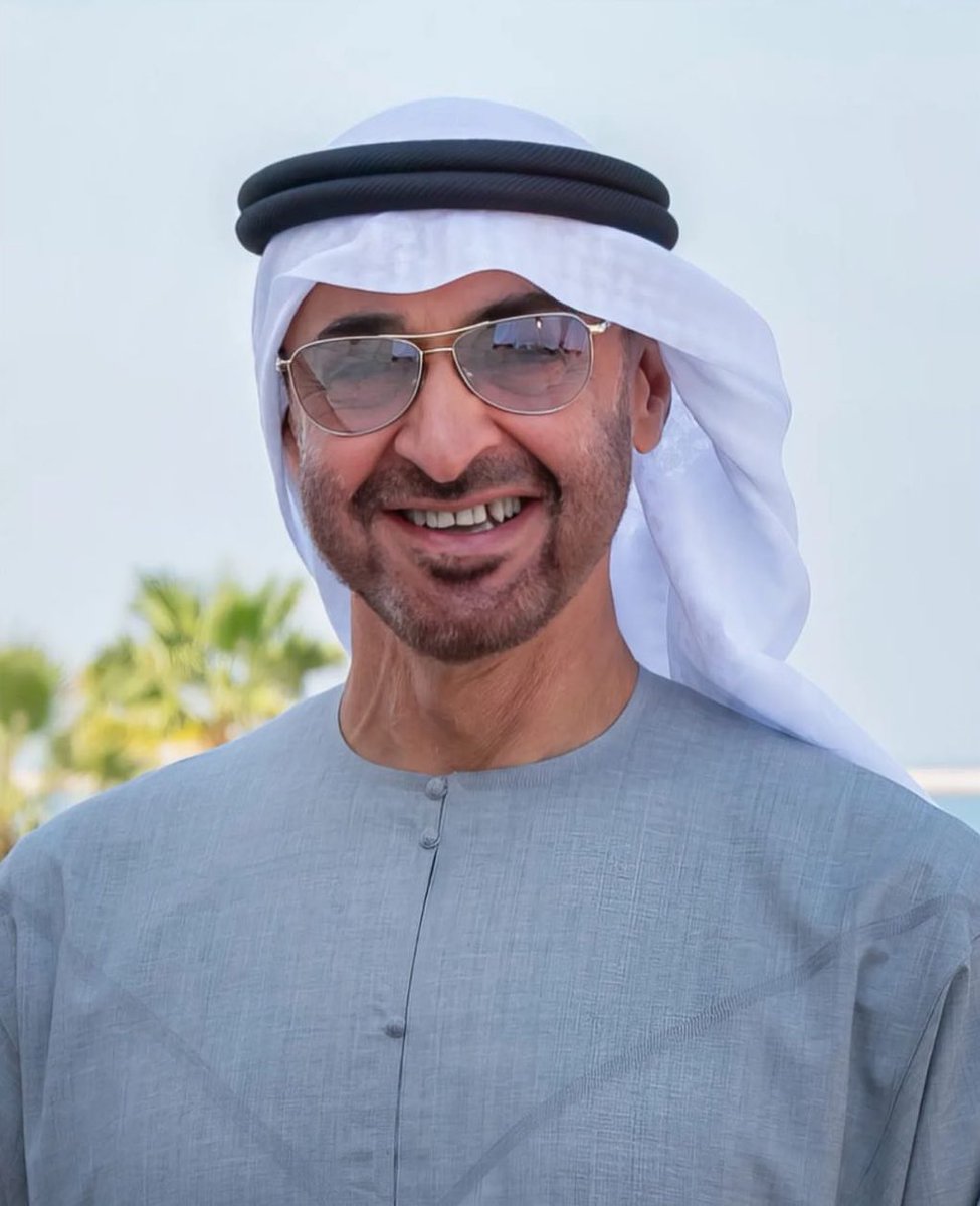 أبارك لسيدي سمو الشيخ محمد بن زايد رئيس الدوله الله يحفظه وسيدي سمو الشيخ هزاع بن زايد الله يحفظه والشيخ سلطان بن حمدان الله يحفظه على الأنجاز وأبارك لجمهور الأمارات عامهً 
وبأذن الله نفرح الجميع بالكأس بتكاتفنا جميعاً سنفعلها بأذن الله 💜🇦🇪