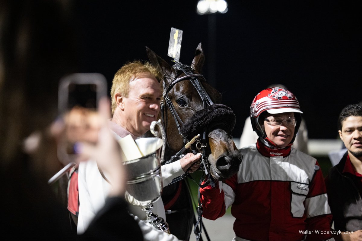 Millionaire Lit De Rose took last night's @BlueChipGuru Matchmaker Final in style for driver/trainer Pat Lachance and owner/breeder Guy Corbeil at @YonkersRaceway. It was the 9-year-old Quebec-bred's 51st career victory ✨