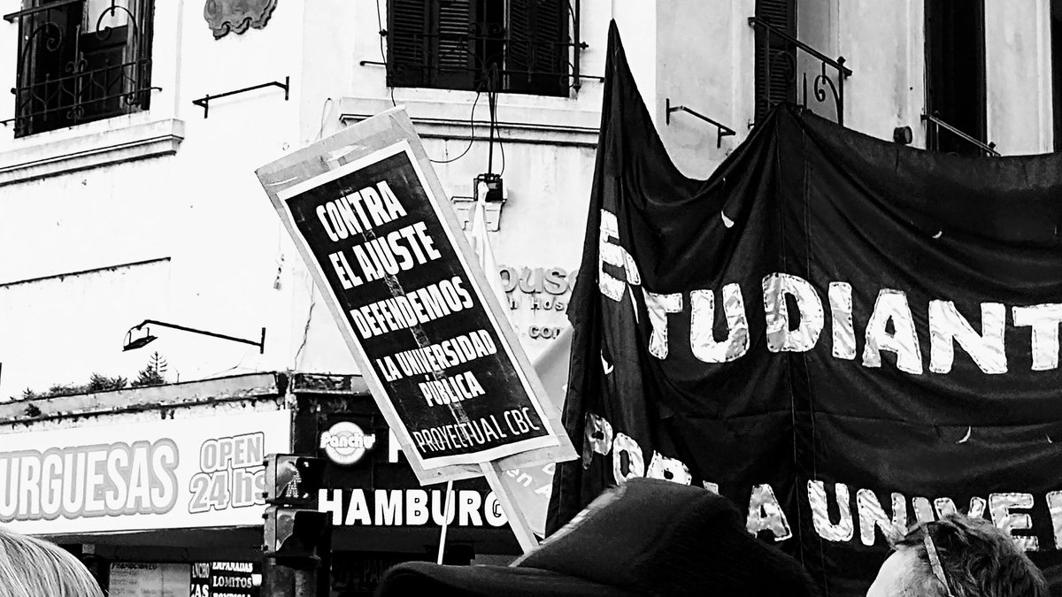 _Vermilli0n's tweet photo. #MarchaFederalUniversitaria https://t.co/nDuCzKtKna