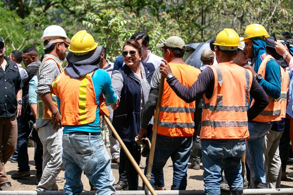 ✅Esta mega obra beneficiará a más de 249,394 habitantes y está avanzando en 92% ✅Permitirá fortalecer el desarrollo económico, social y cultural de la zona. ✅ Este proyecto de pavimentación con concreto hidráulico, se ejecuta desde enero de 2023 y se estima su finalización…