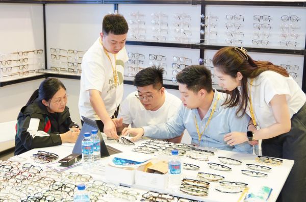 Will you be joining us at SILMO Singapore? Meet the IOA in the SILMO Academy with a great range of education and world-class speakers. buff.ly/3JvpNfD