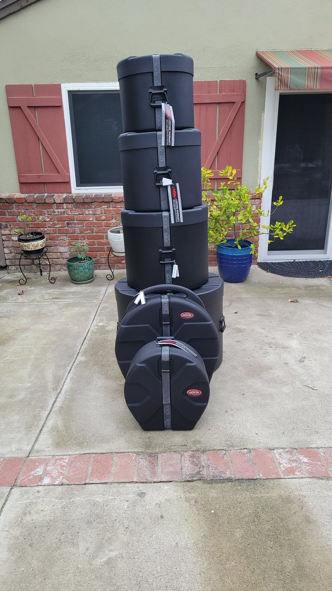 Big shout out to @SKBCases for this new armor for my drums!
You rule!!