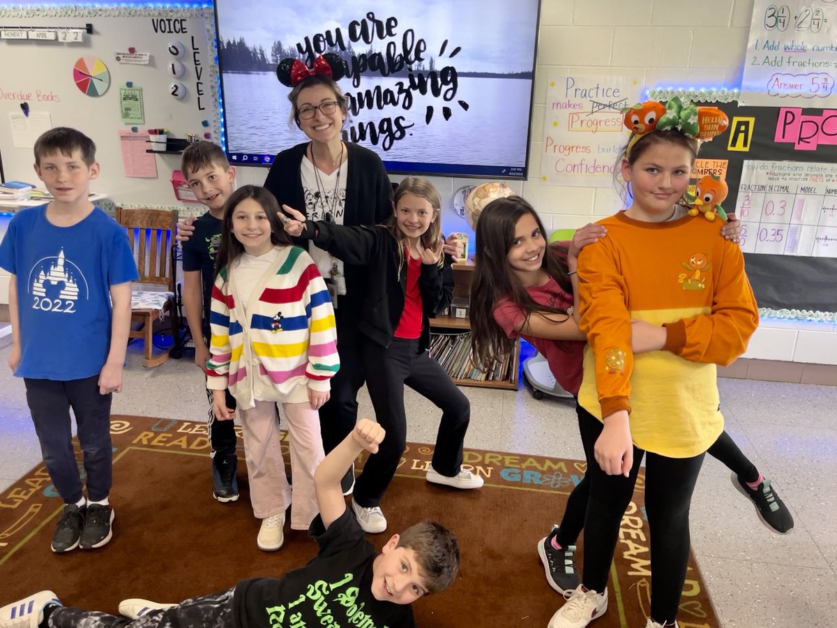 MissHeringD68's tweet photo. A great start to the week with our #ABCcountdown ! Yesterday we had a Disney Dance party🕺 and today we Exercised in some 80’s fashion💪🏼 @GoodrichSchool #grway https://t.co/EWMbGNZAGA