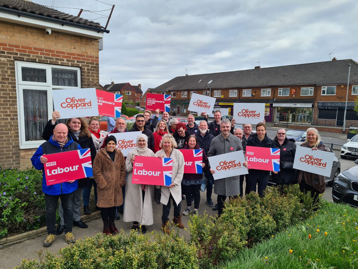 Big team out tonight in Rother Valley for local candidates Geoff Frost & Sarah Allen & mayoral candidate @olivercoppard. Great to have @JakeBenRichards with us who is going to be a great MP for Rother Valley. Don't forget to vote May 2nd - then bring on the GE #LabourDoorstep